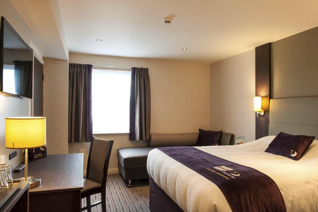 Premier Inn London Eltham Ngoại thất bức ảnh
